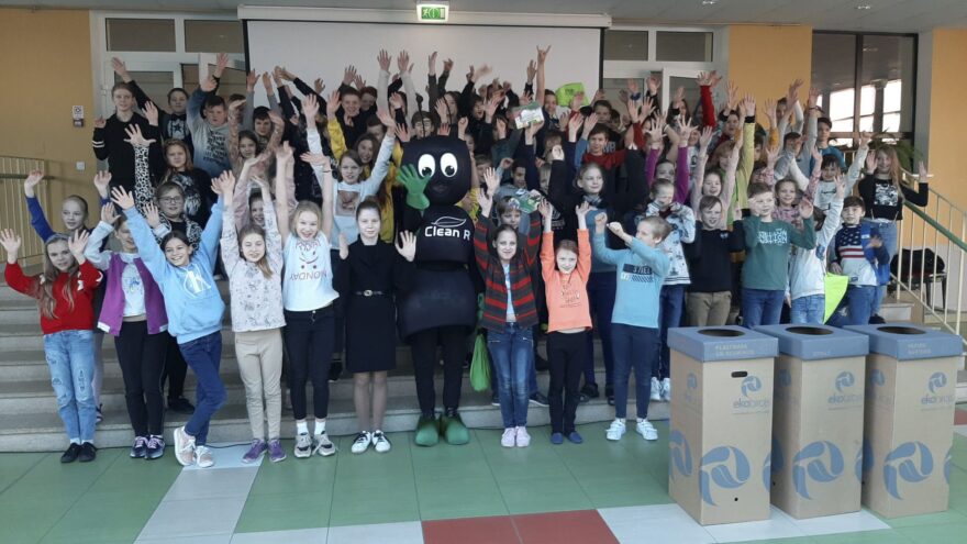 Eko Rija viesojas pie bērniem skolā