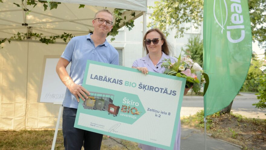 Clean R pasniedz balvu konkursa 'Labākais BIO šķirotājs'