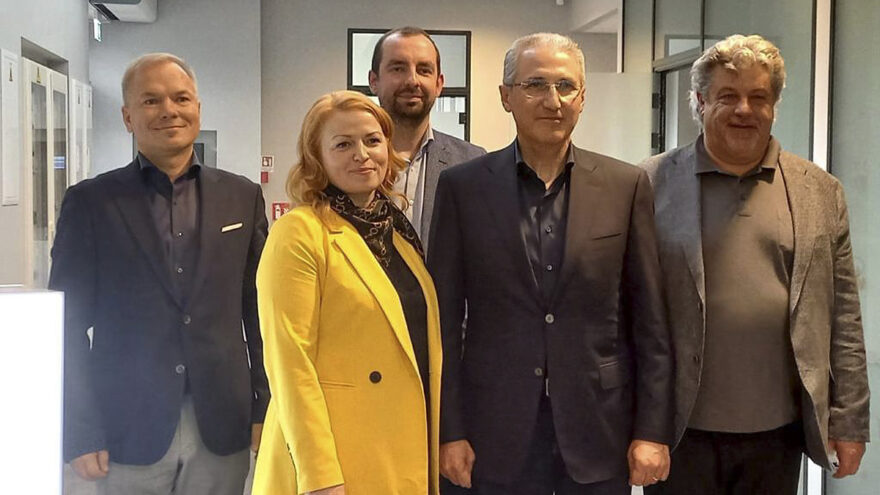 Clean R tiekas ar Azerbaidžānas valdību
