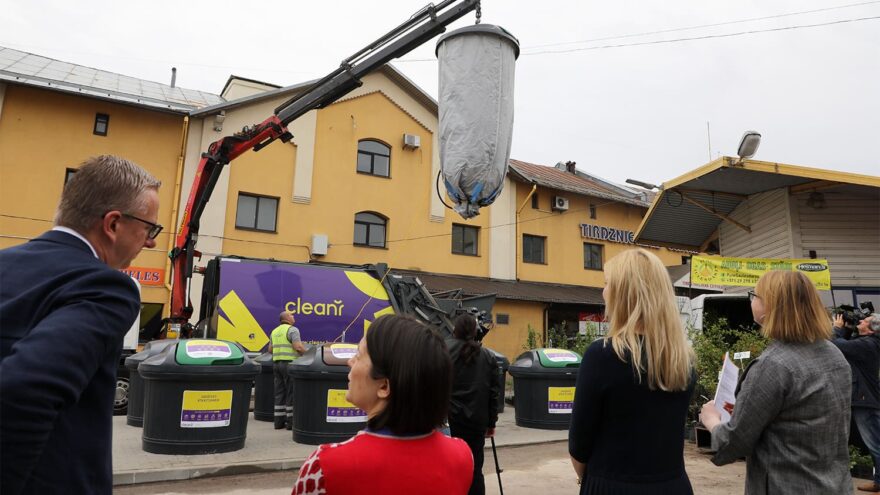 Pazemes konteinera nomaiņa