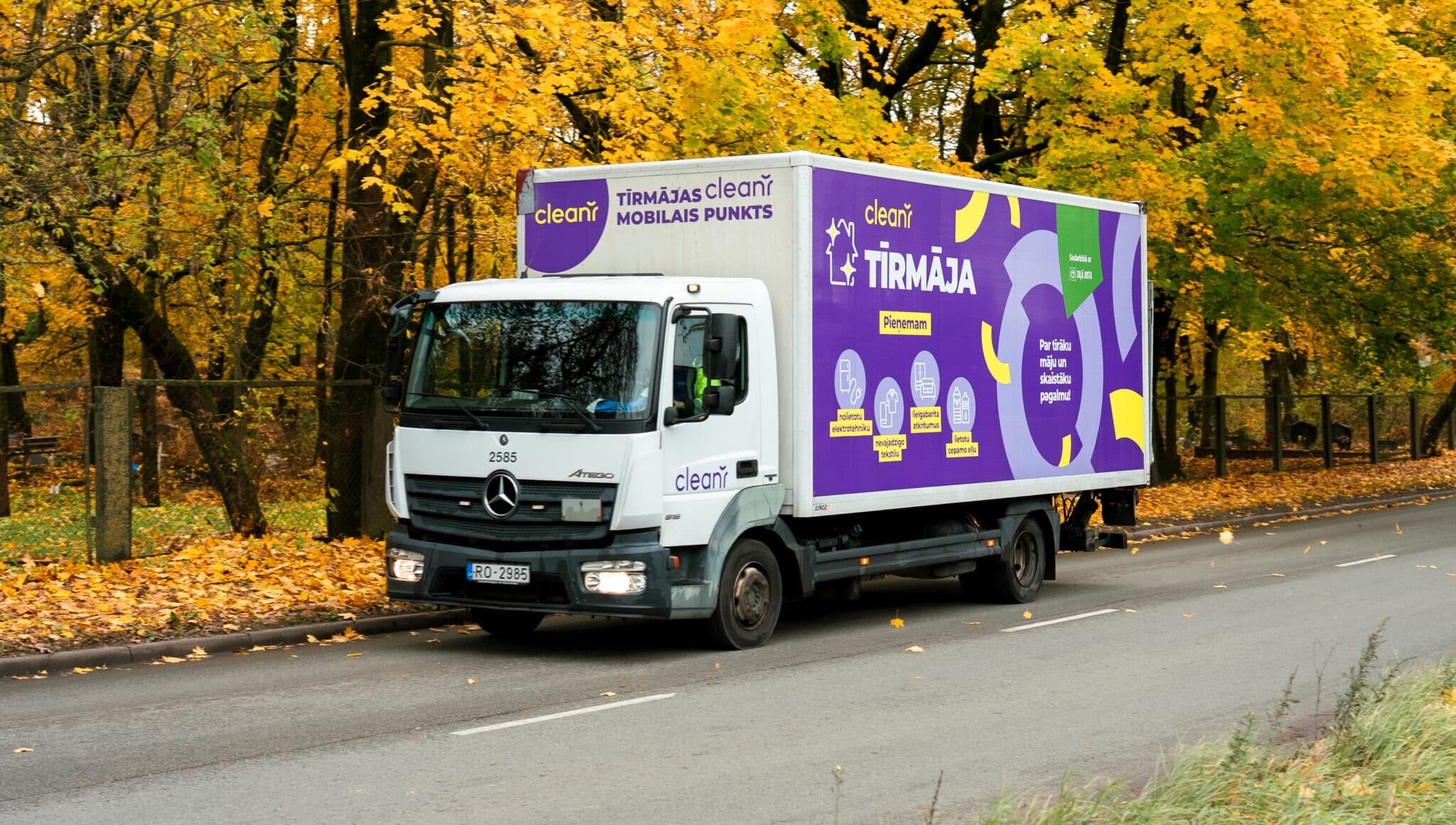 Tīrmājas furgons rudenī