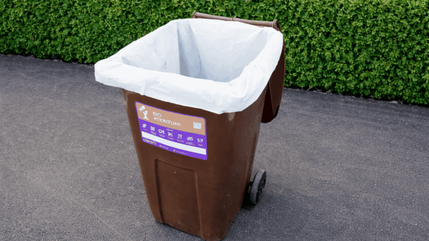 Bio konteineris ar ieklātu maisu