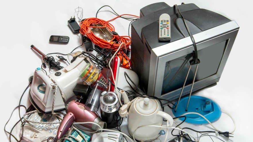 Vecs telefons dators fens vai elektriska zobu birste_ko darit